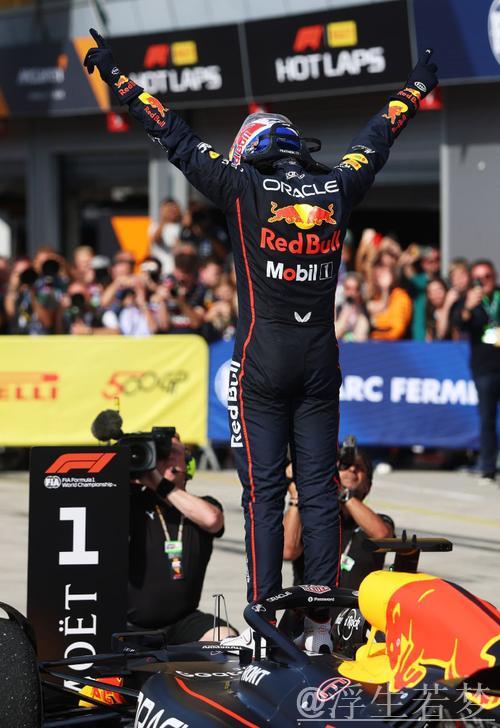 维斯塔潘连冠梦碎 诺里斯夺首个F1总冠军 维斯塔潘连冠梦碎 诺里斯夺首个F1总冠军