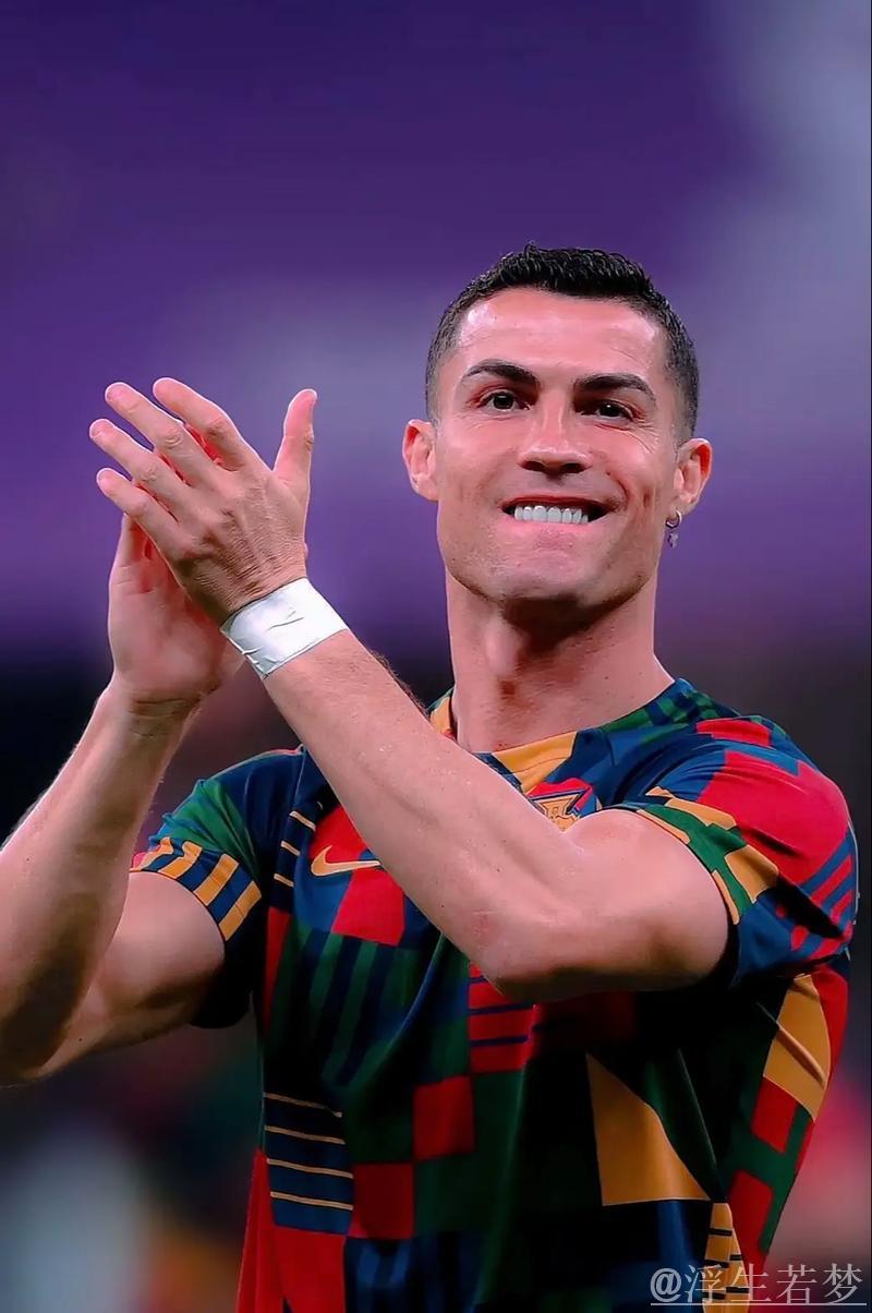 走进克里斯蒂亚诺·罗纳尔多的精彩无球跑位! 走进克里斯蒂亚诺·罗纳尔多的精彩无球跑位!